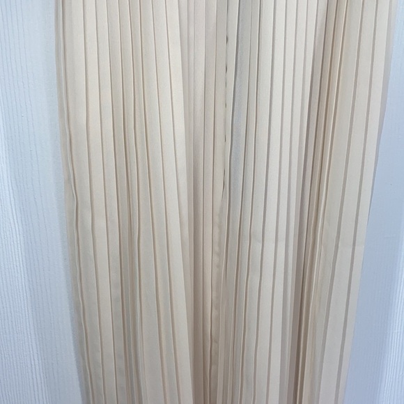 Pink Martini - Soft Chambray and Cream  Pleated MIDI Dress Size Medium - Picture 4 of 11